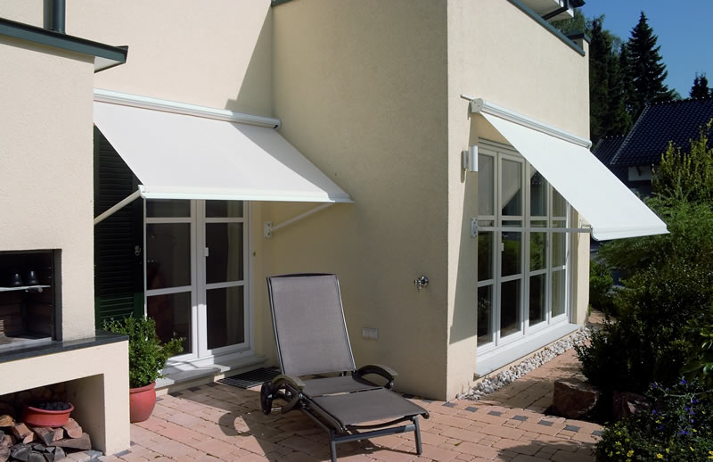 Retractable ARM Awning – Polyester5